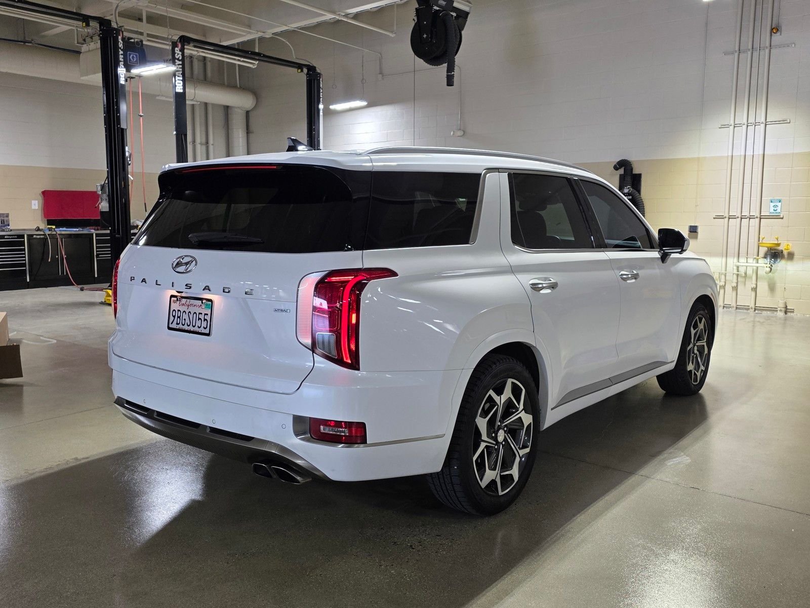 Used 2022 Hyper White Hyundai Calligraphy image 7