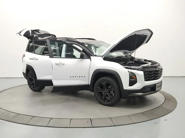 New 2027 White Chevrolet LT image 10