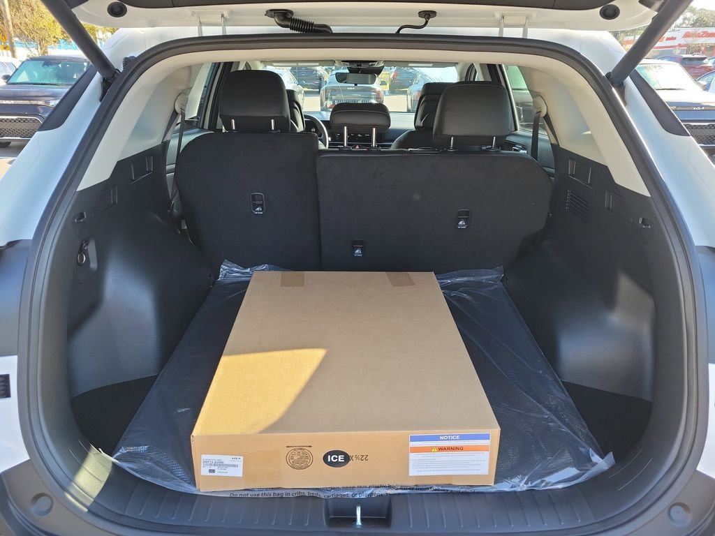 New 2026 Glacial White Pearl Kia EX image 14
