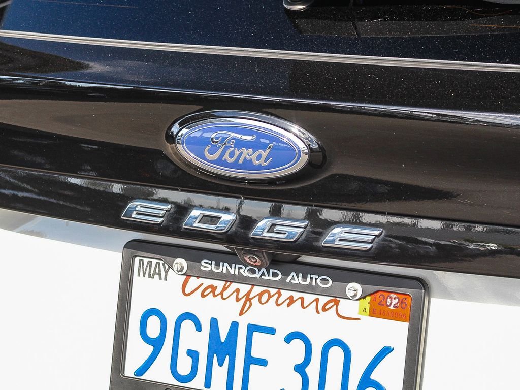 Used 2023 White Ford SEL image 11