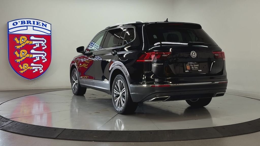 Used 2019 Deep Black Volkswagen 2.0T SEL image 6