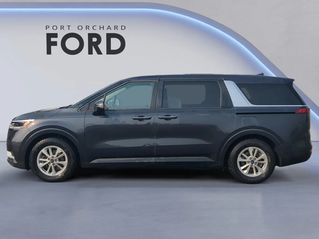 Used 2024 Gray Kia LX image 3