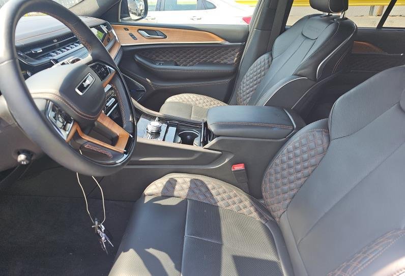 Used 2025 Bright White Clearcoat Jeep Summit Reserve image 4