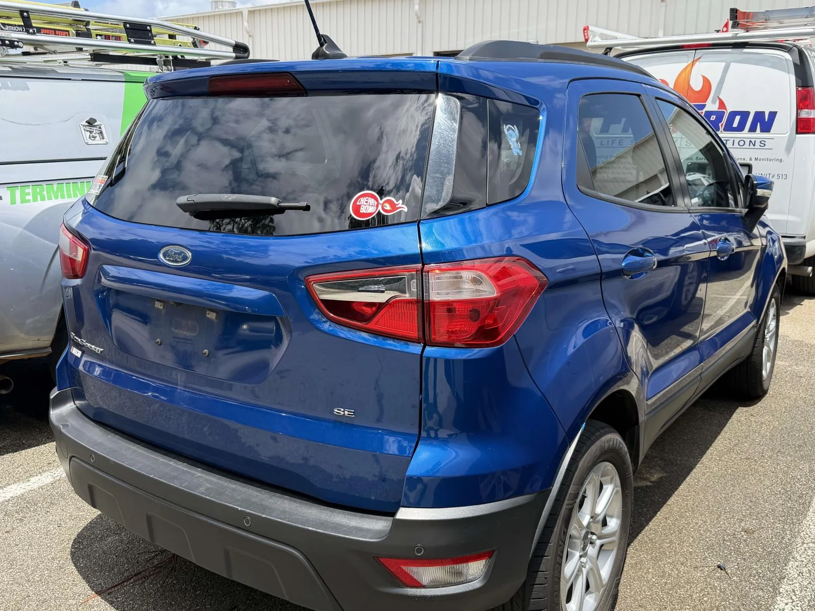 Used 2021 Blue Ford SE image 3