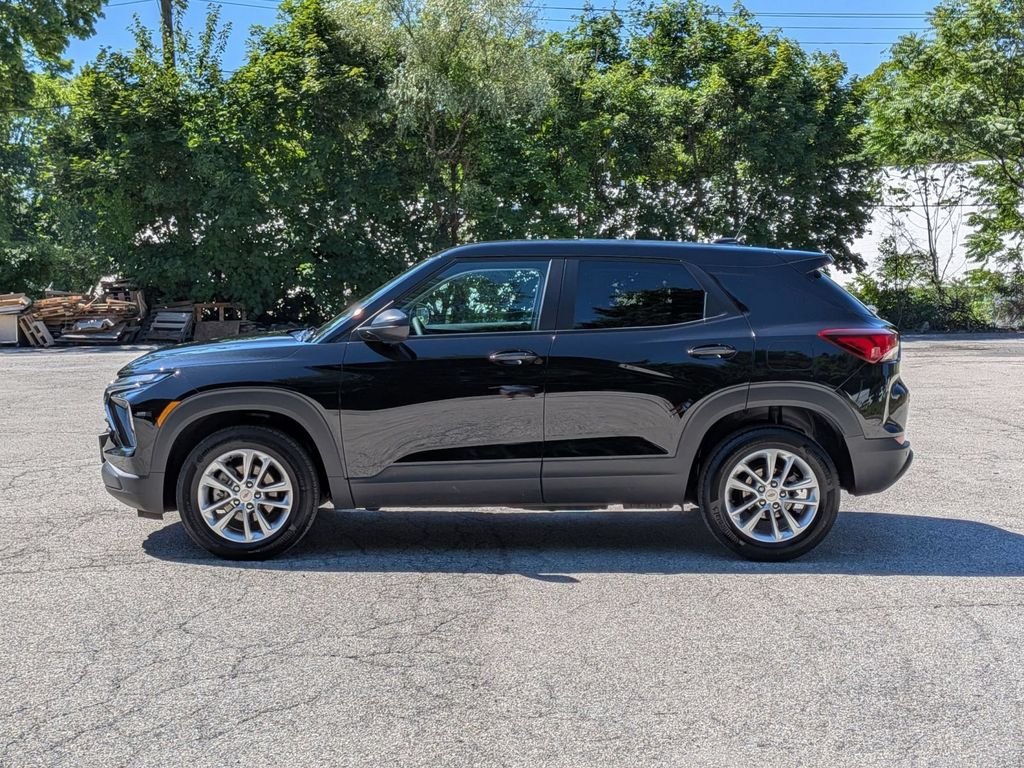 Used 2025 Black Chevrolet LS image 8