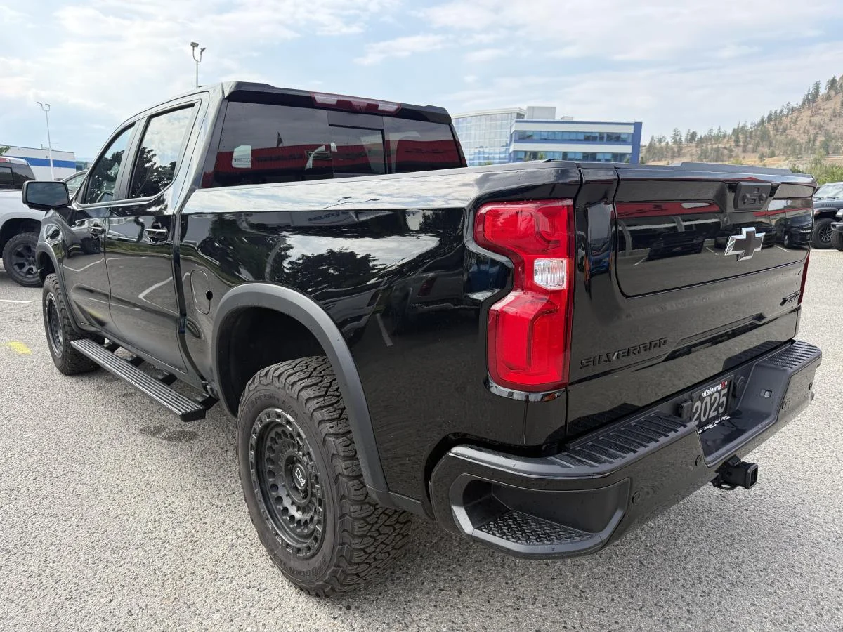 Used 2025 Black Chevrolet ZR2 image 4