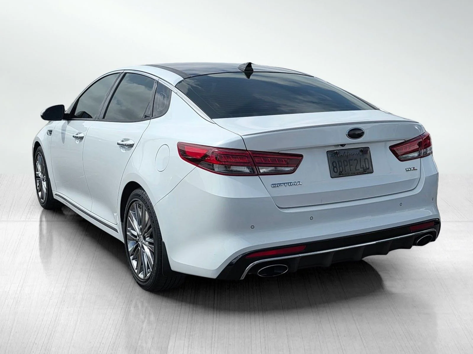 Used 2018 Snow White Pearl Kia SX image 5