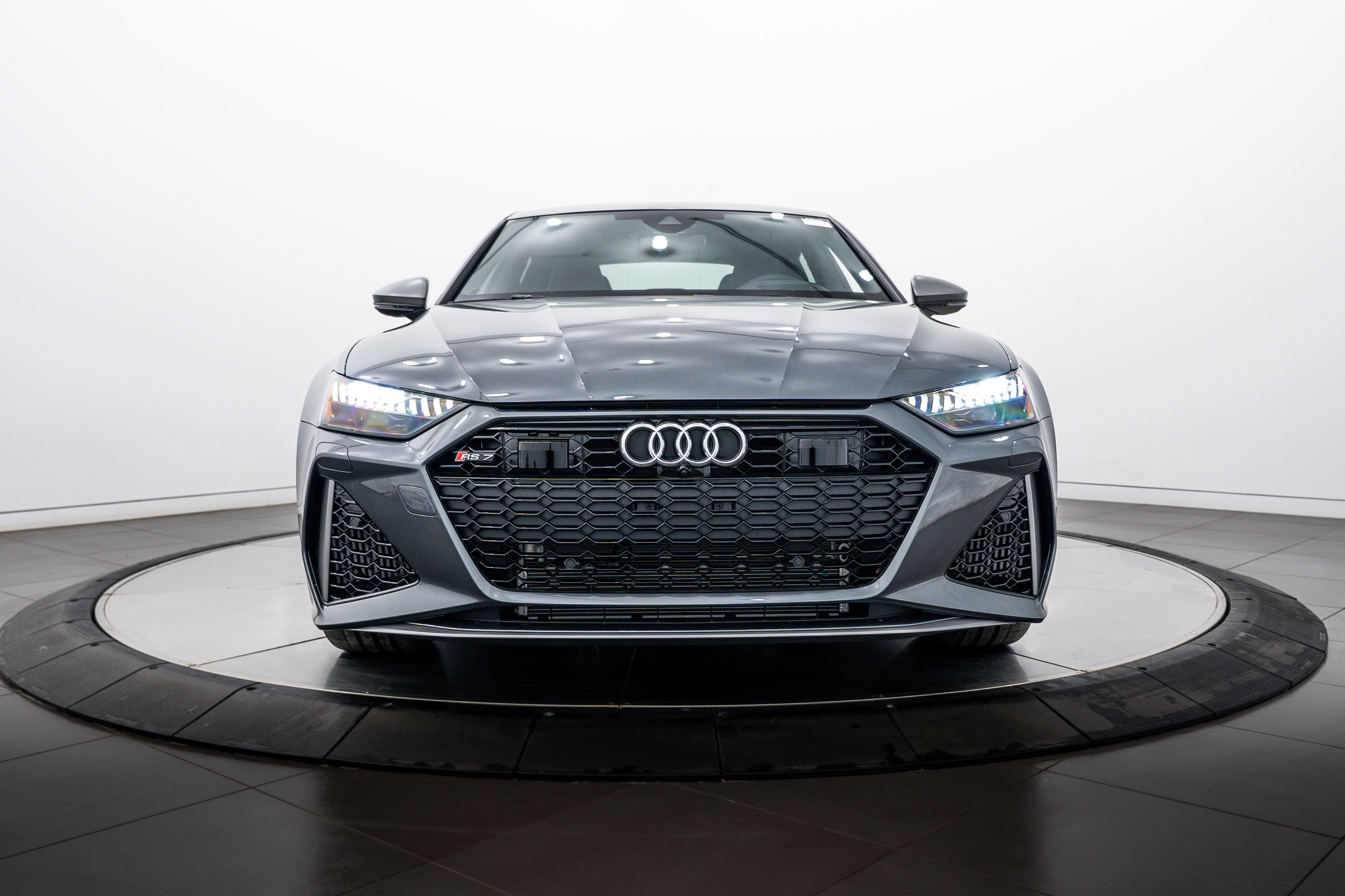 New 2026 Daytona Gray Audi performance image 28