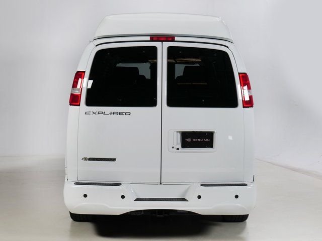 Used 2022 White Chevrolet Conversion image 7