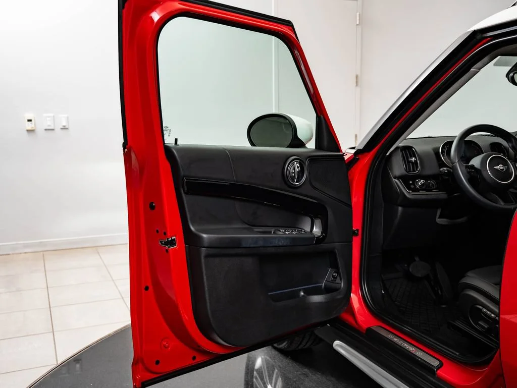 Used 2024 Chili Red MINI Signature image 27