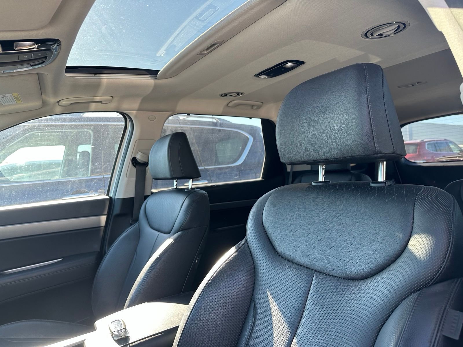 Used 2021 White Hyundai SEL image 5
