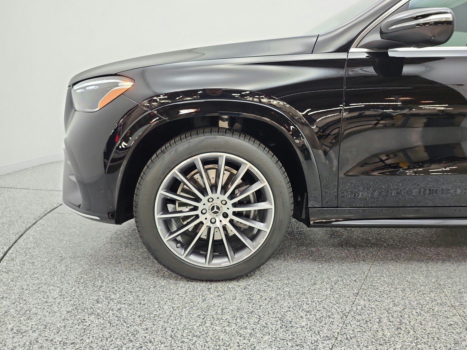 New 2026 Black Mercedes-Benz GLE 450 4MATIC® SUV image 15