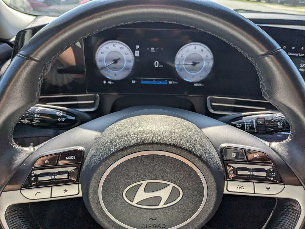 Used 2025 Black Hyundai SEL Convenience image 28