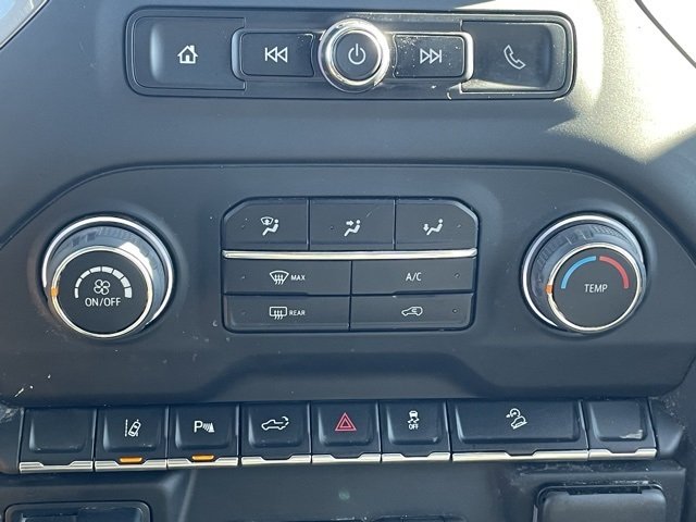 2024 Chevrolet Silverado 2500HD photo 3