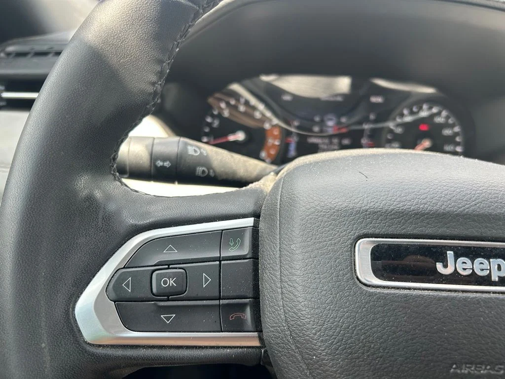 Used 2023 White Jeep Limited image 17