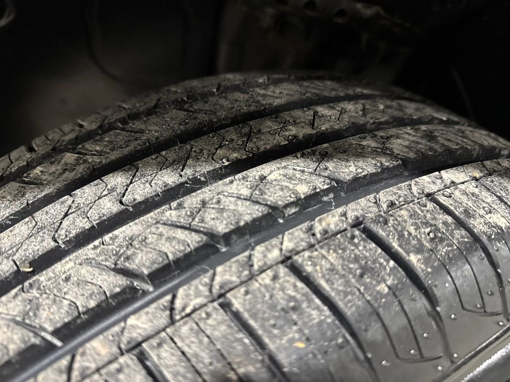 Used 2020 Blue Hyundai Value image 33