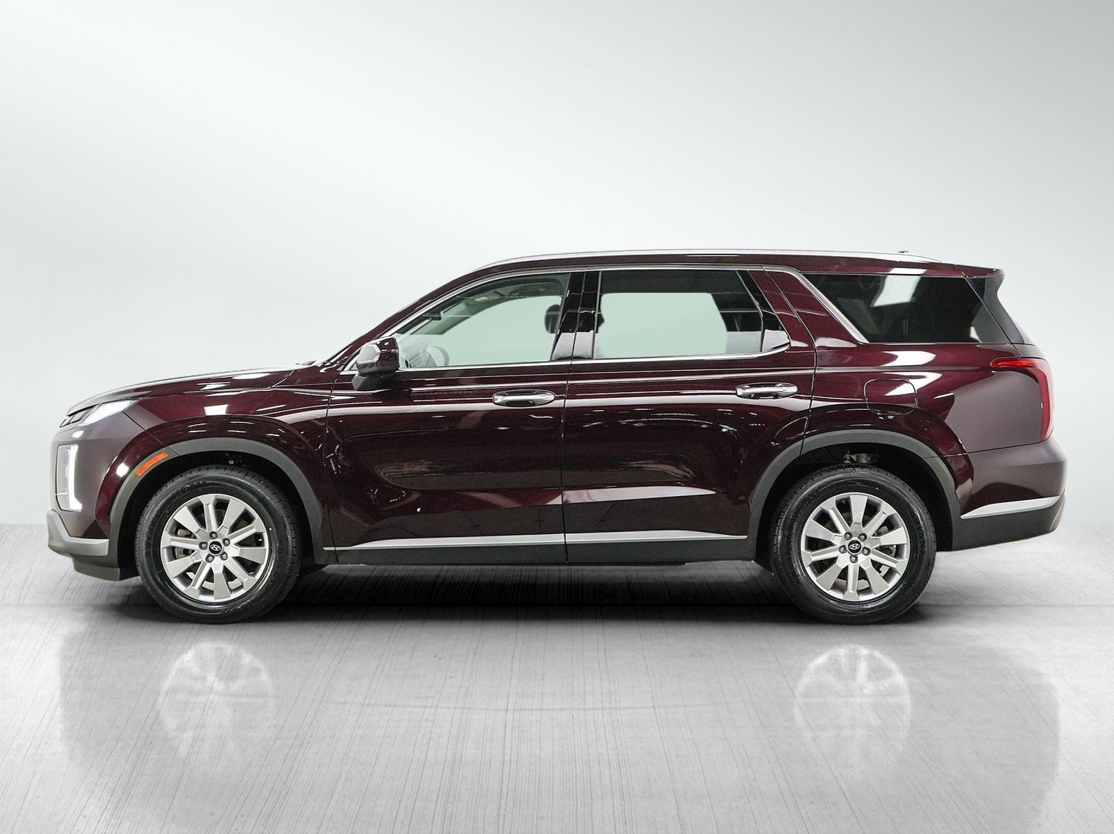 Used 2025 Hyundai Palisade SEL with VIN KM8R2DGE1SU845778 for sale in Minneapolis, Minnesota