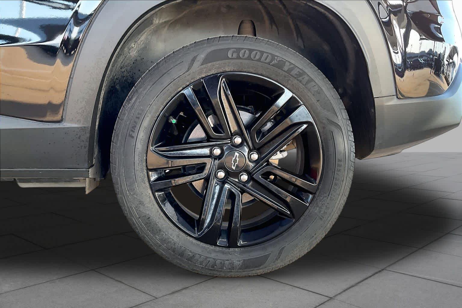 Used 2024 Mosaic Black Metallic Chevrolet ACTIV image 12