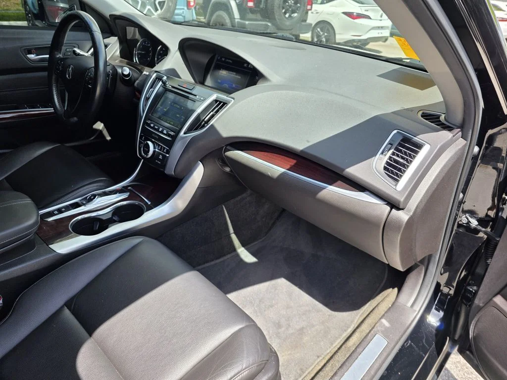 Used 2016 Black Acura V6 image 9