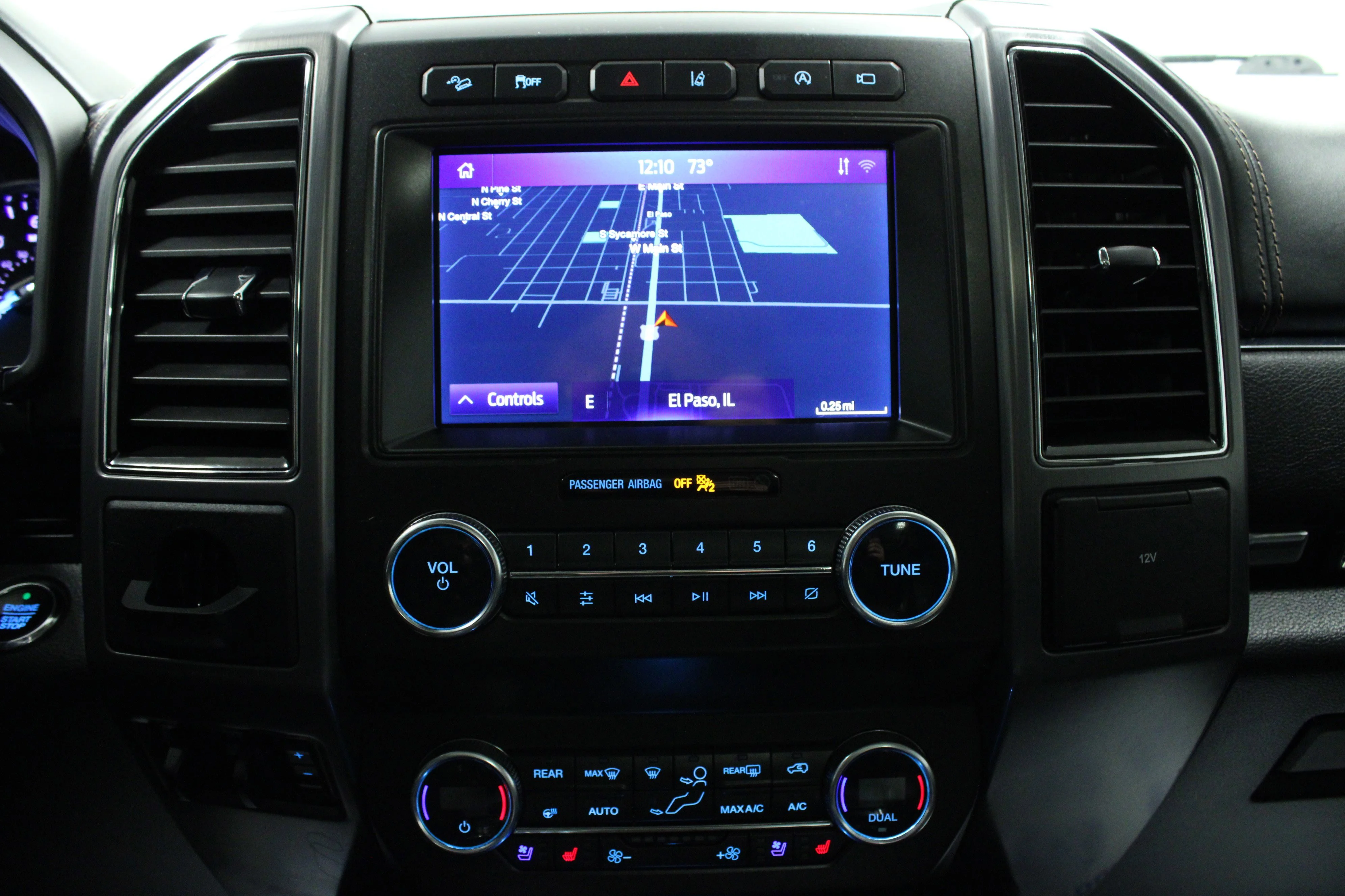 Used 2020 White Metallic Ford Platinum image 23