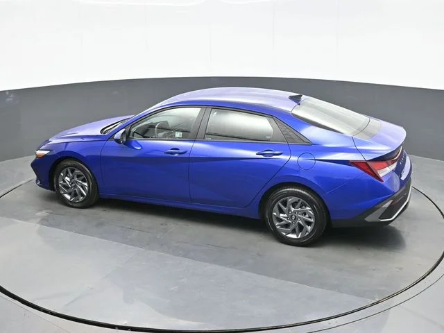 Used 2024 Blue Hyundai SEL image 11