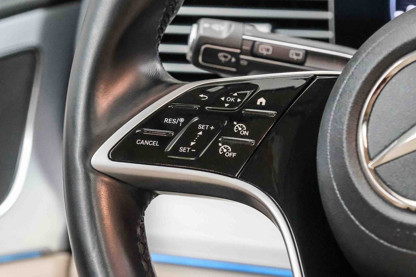 Certified Used 2024 Polar White Mercedes-Benz GLE 450e Plug-In Hybrid image 21