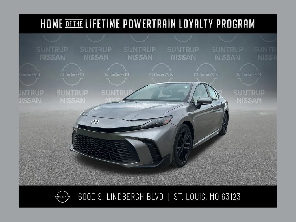 2025 Toyota Camry SE Hybrid's photo