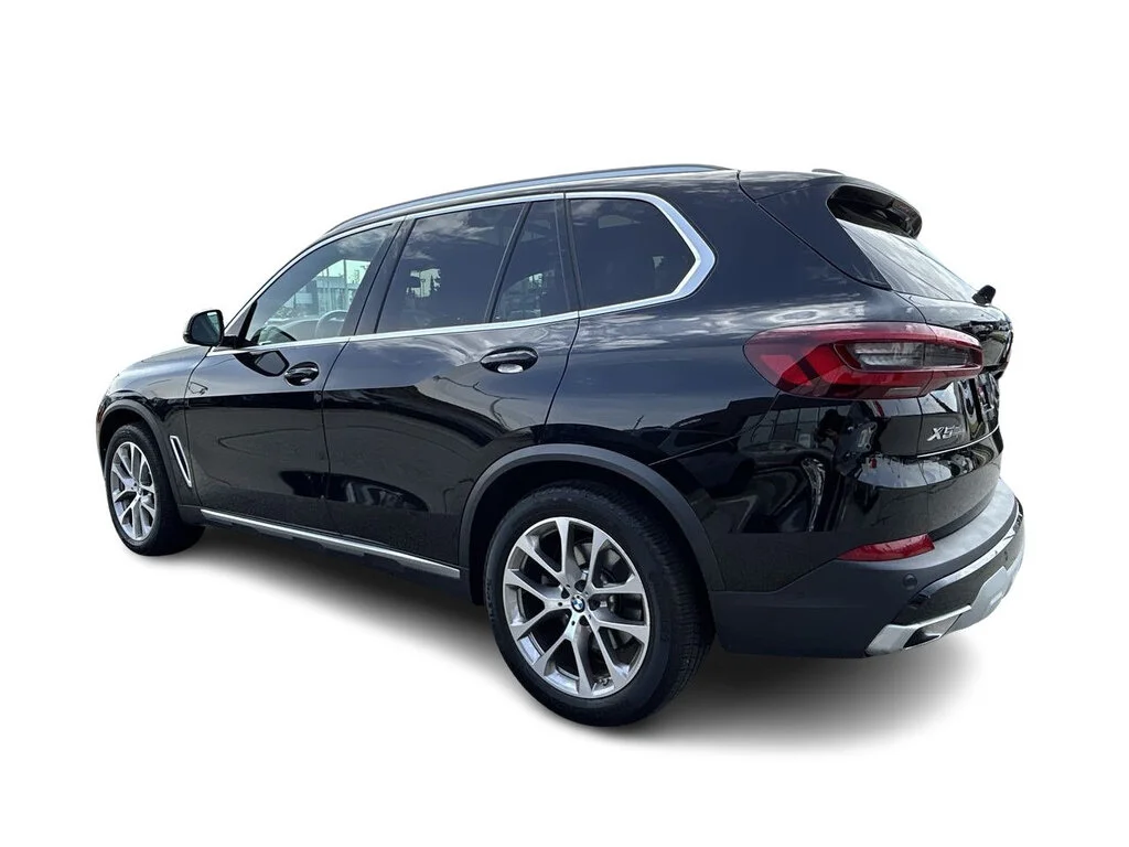 Used 2023  BMW xDrive40i xDrive40i   Low Mileage   Dilawri Certif image 9
