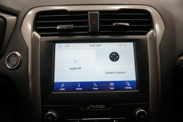 Used 2020 GREY Ford SE image 29