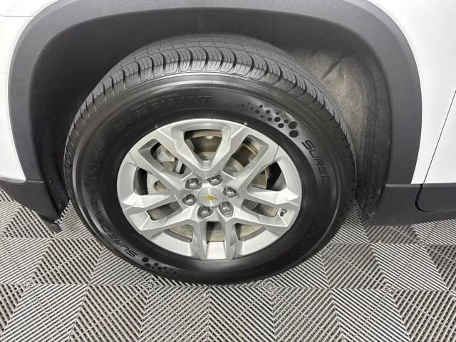 Used 2018 SUMMIT WHITE Chevrolet LT Cloth image 10