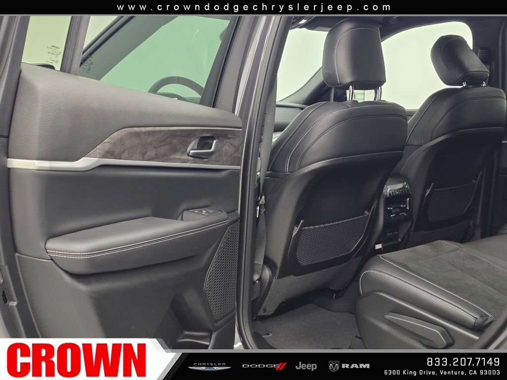 New 2026 Baltic Gray Metallic Clear-Coat Exterior Paint Jeep Laredo image 10