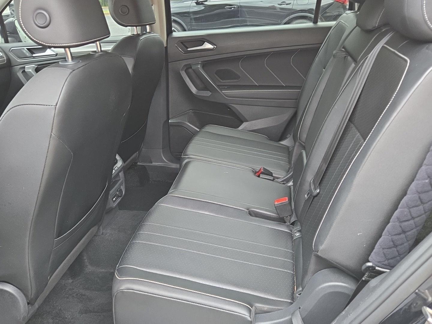 Used 2022 Deep Black Pearl Volkswagen SE image 5