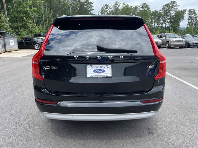 Certified Used 2022 Onyx Black Metallic Volvo T6 Momentum image 5