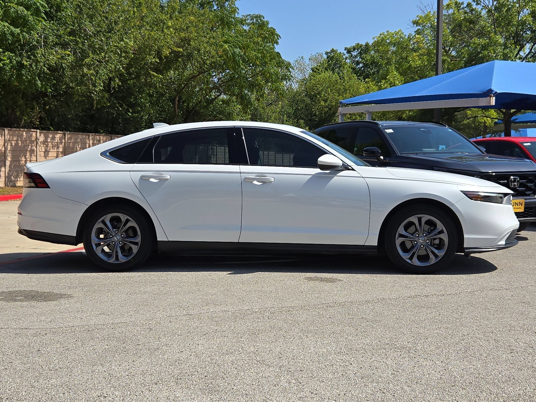 Used 2024 Platinum White Pearl Honda EX image 2