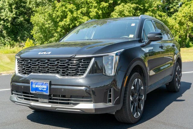 Used 2025 Black Kia EX image 2