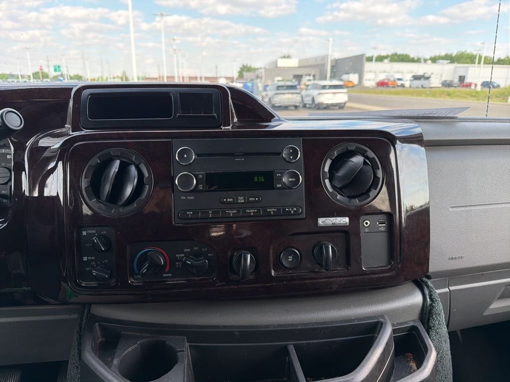 Used 2014  Ford RV image 13