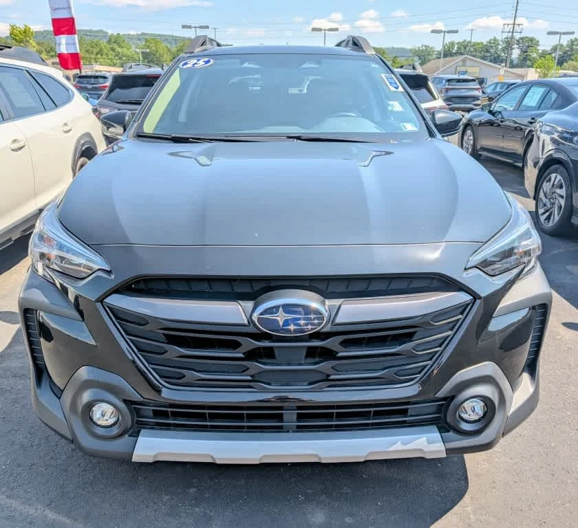 Used 2025 Crystal Black Silica Subaru Limited image 3