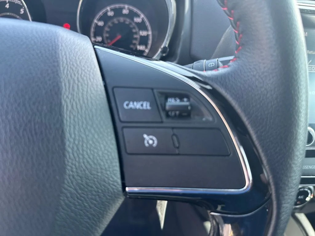 Used 2024 White Diamond Mitsubishi 2.0 SE image 18