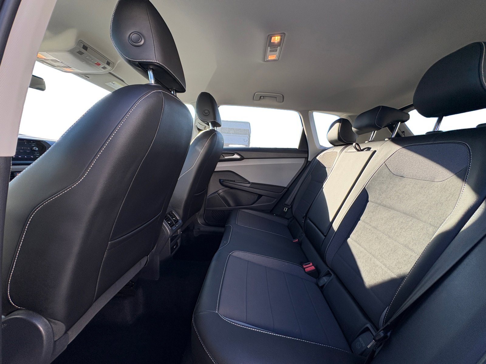 2022 Volkswagen Taos SE photo 4