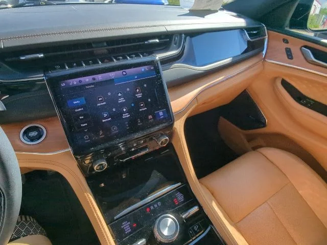 Certified Used 2023 Black Jeep Summit image 32
