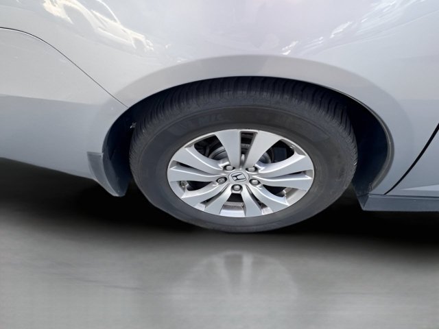 Certified Used 2016 Lunar Silver Metallic Honda EX-L image 3