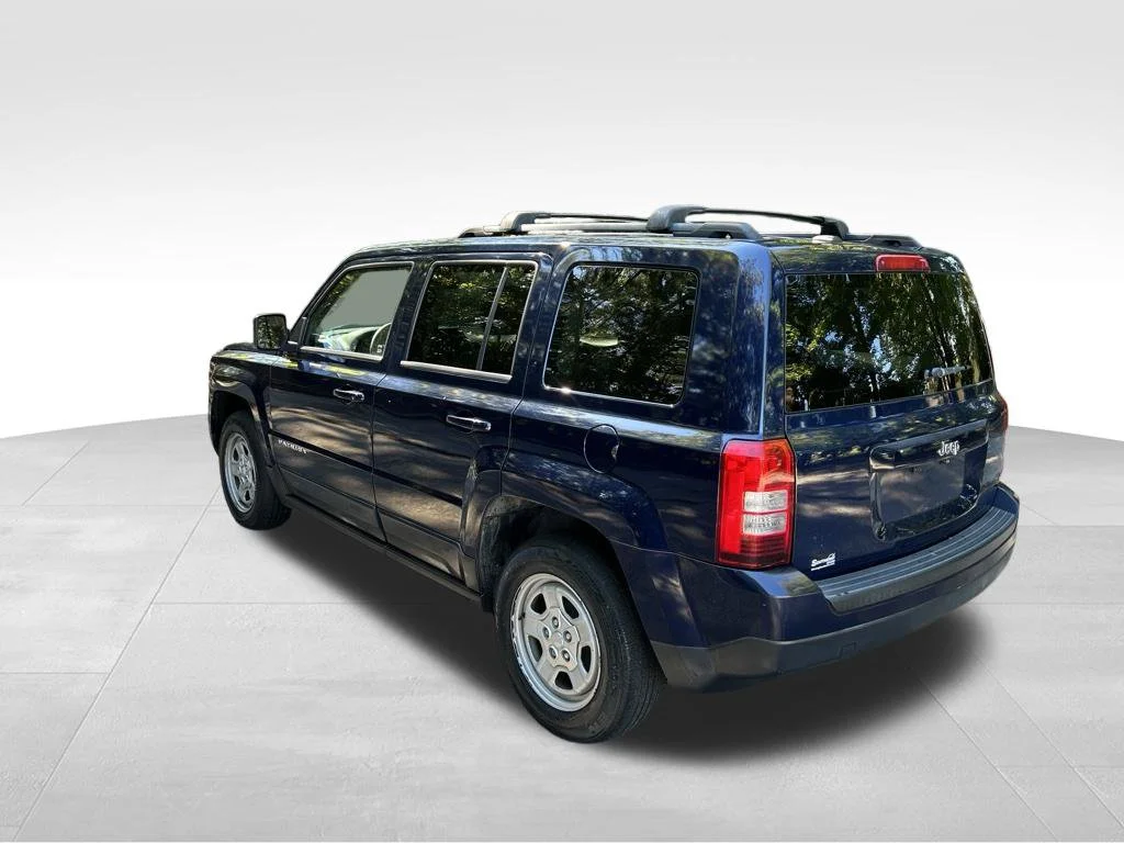 Used 2017 Blue Jeep Sport image 3