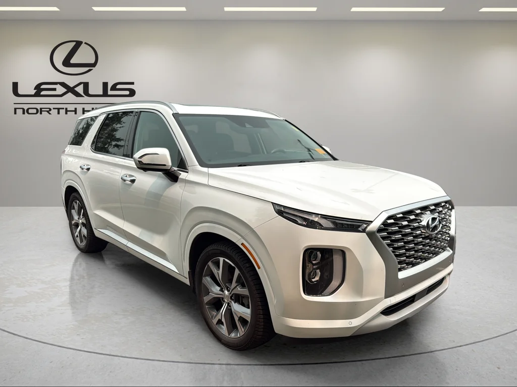 Used 2022 White Hyundai Limited image 4