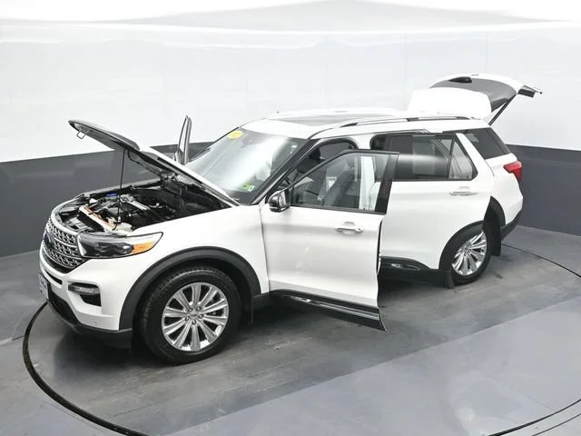 Used 2021 White Ford Limited image 28