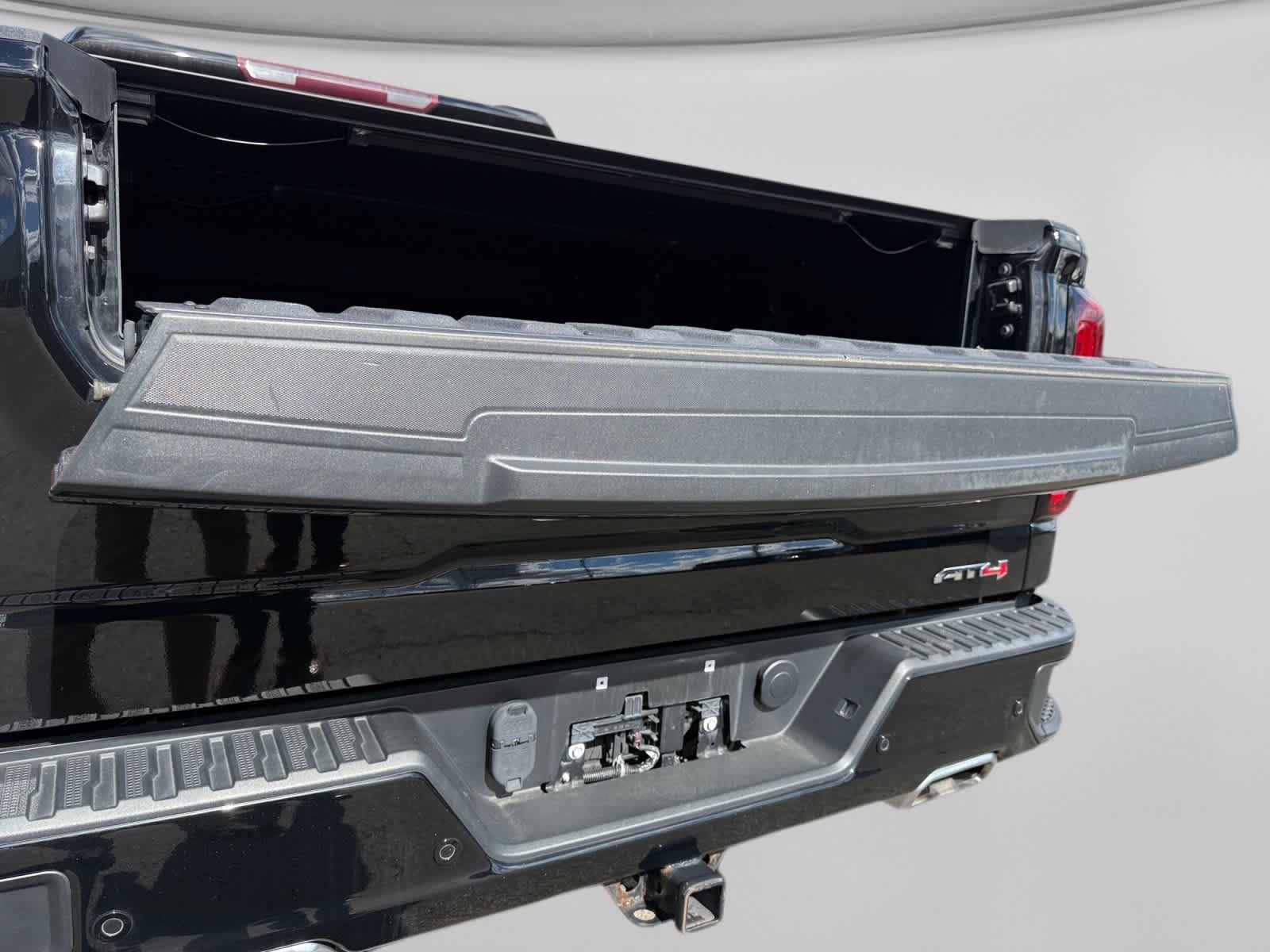 Used 2022 Onyx Black GMC AT4 image 25
