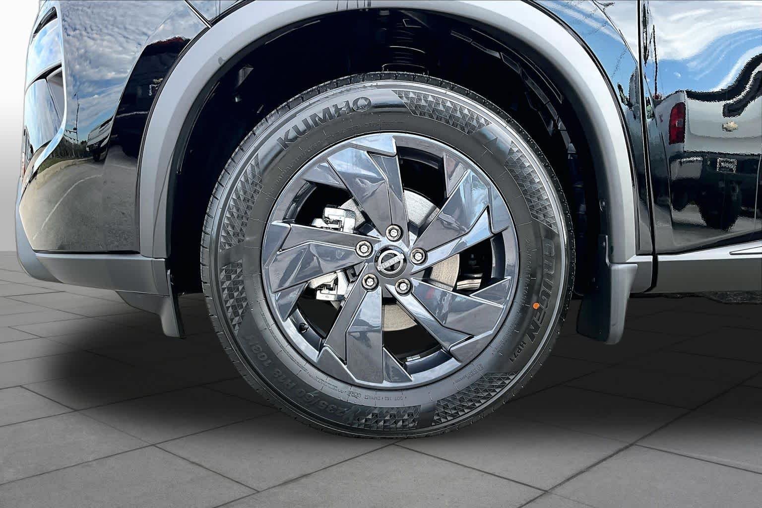 New 2027 Super Black Nissan SV image 11