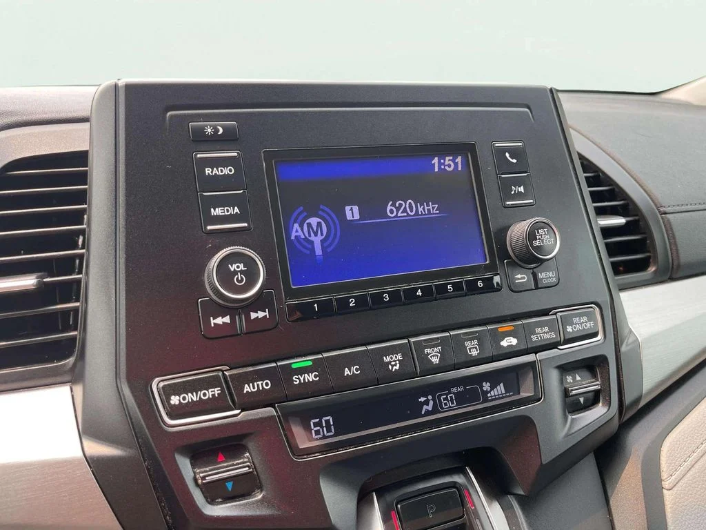 Used 2019 Modern Steel Metallic Honda LX image 10