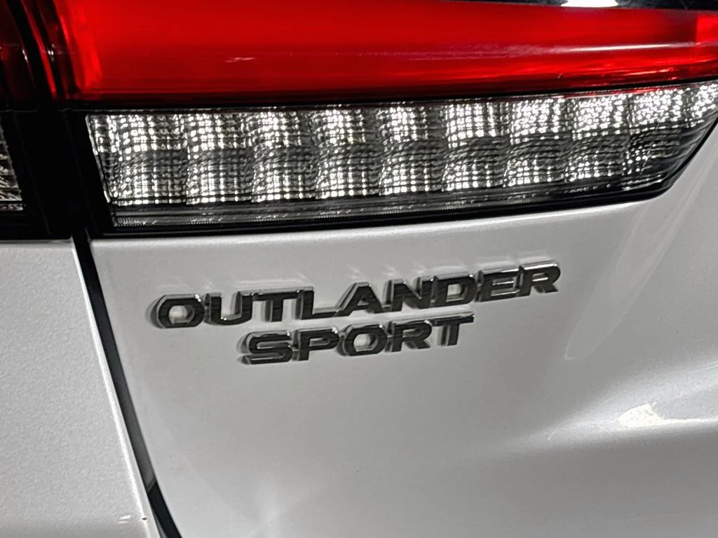 Used 2025 Silver Mitsubishi 2.0 ES image 23
