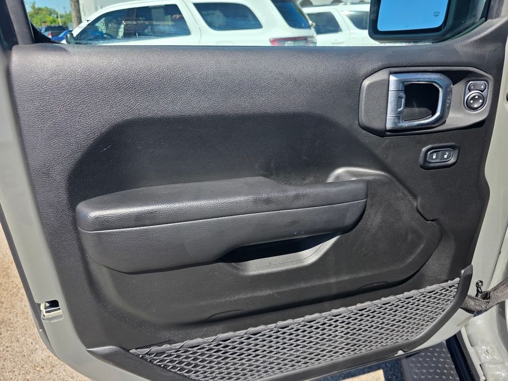 Used 2023 Gray Jeep Sport S image 13