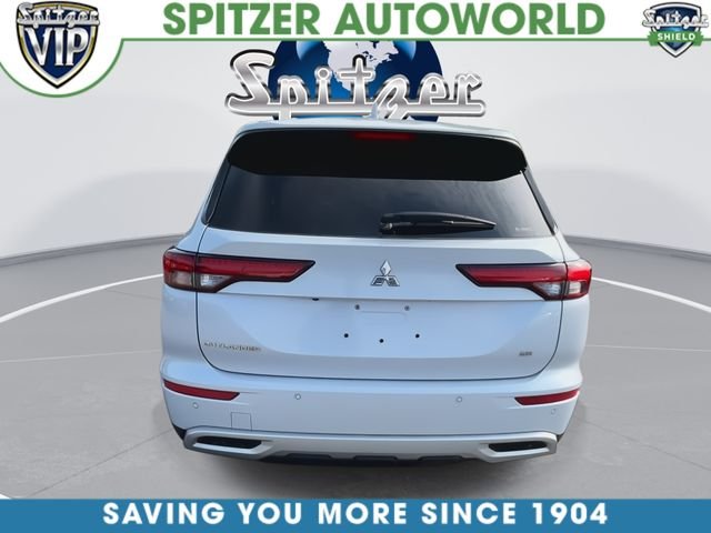 Used 2023 White Mitsubishi SE image 8